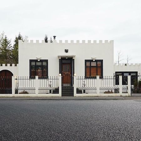 Little White Castle Apartment Keflavik Bagian luar foto